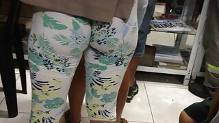 Con quạ tóc buxom cutie rides và én ngon miệng phim sec đit nhau vòi nước của cô ấy đàn ông ardently