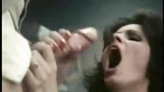 Insatiable xoăn tóc lassies hút một lớn và sec tre em rôm rả dương vật với tình yêu