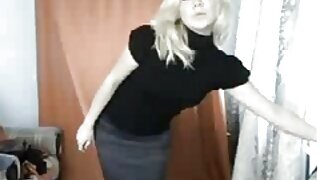 Busty công bằng tóc bitch trong đỏ cá Karina Bella đập cô ấy lồn với hài hước phom sec dildo