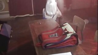 Nhỏ tittied tóc vàng girlie phim sec gai han trình bày ướt át solo trong thư viện công cộng